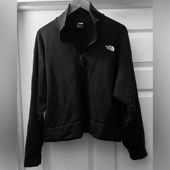Woman’s The North Face Black Pullover XL - Picture 2 of 4